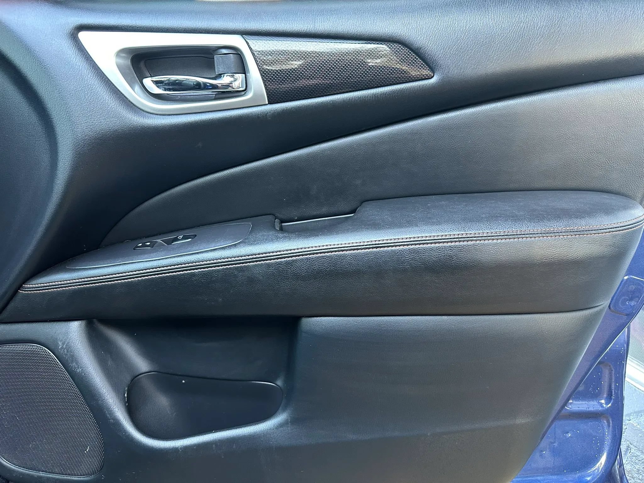 Used 2019 Nissan Pathfinder SL FWD image 13