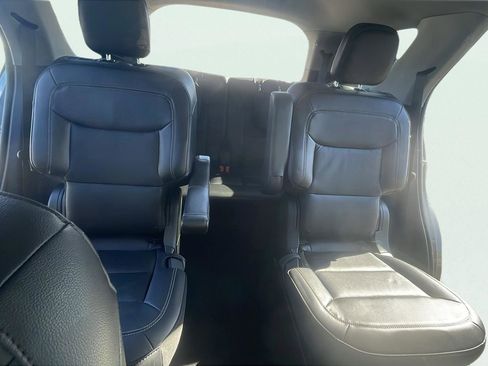 Used 2023 Ford Explorer Limited w/ Limited Technology Package image 17