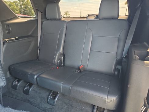 Used 2023 Chevrolet Traverse LT AWD/4WD image 14