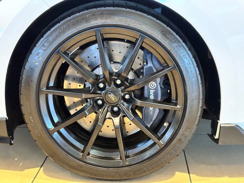 Used 2017 Ford Mustang Shelby GT350 image 9