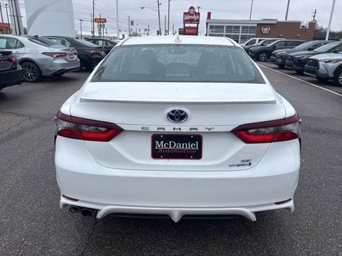 Used 2023 Toyota Camry SE w/ Cold Weather Package image 4