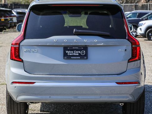 New 2025 Volvo XC90 B6 Plus w/ Protection Package Premier image 7