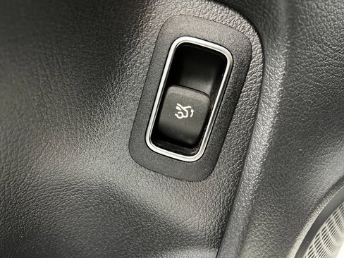 Used 2025 Mercedes-Benz CLA 250 4MATIC image 18