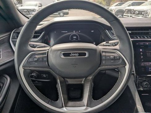 Used 2024 Jeep Grand Cherokee L Limited w/ Luxury Tech Group II AWD/4WD image 17