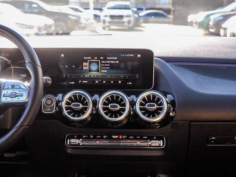 Used 2021 Mercedes-Benz GLA 35 AMG 4MATIC image 13