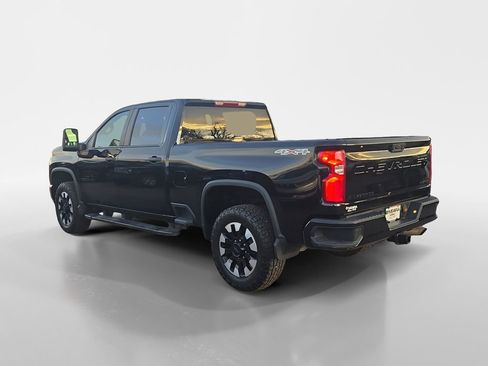 Used 2020 Chevrolet Silverado 2500 Custom image 3