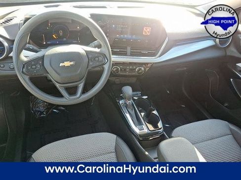 Used 2024 Chevrolet Trax LT image 11