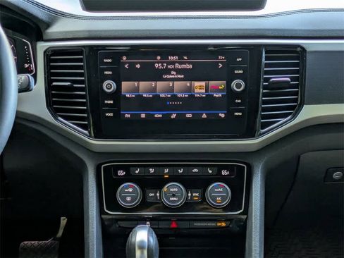 Used 2023 Volkswagen Atlas Cross Sport SE image 23