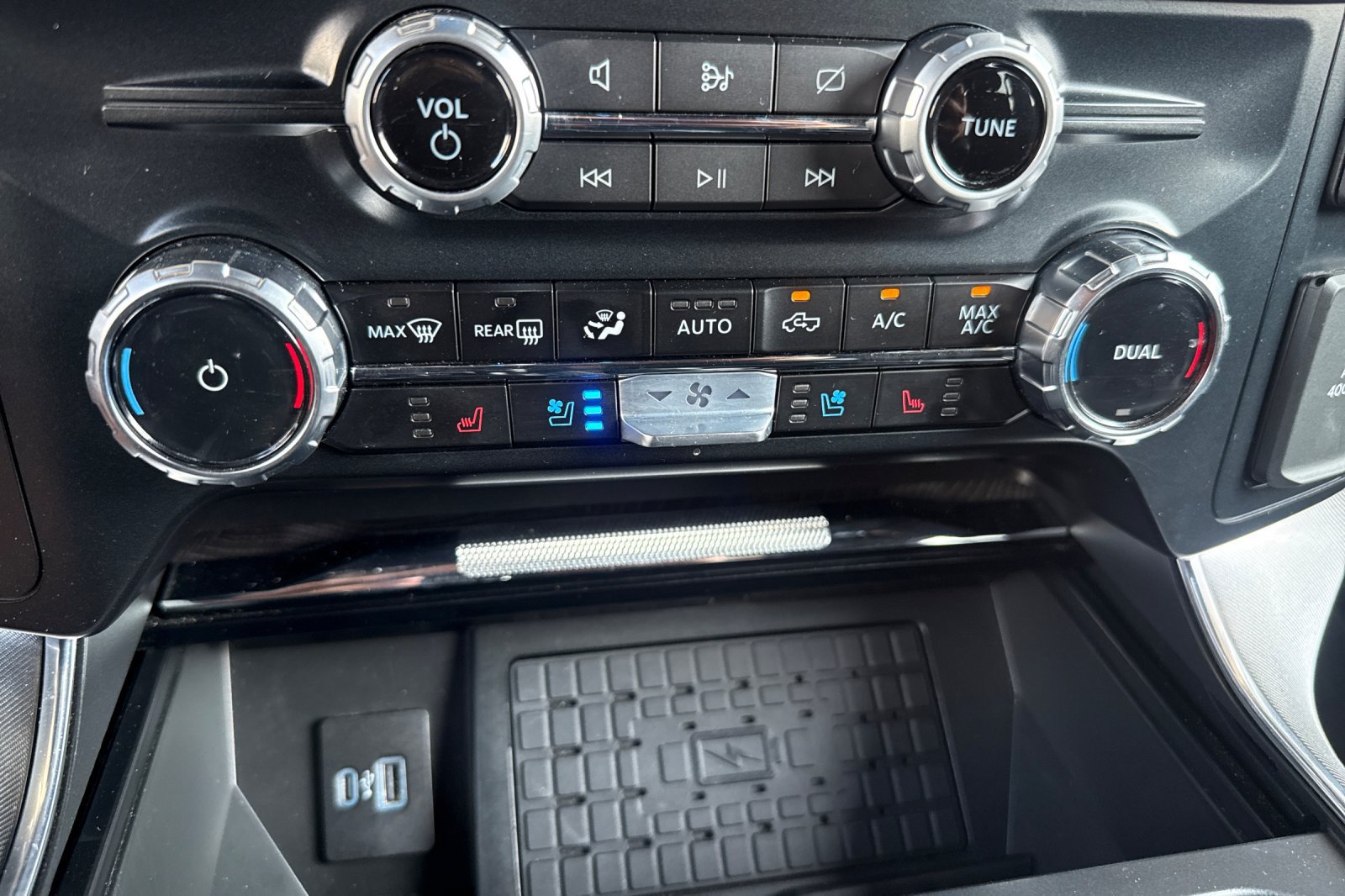 Used 2023 Ford F150 Platinum AWD/4WD image 26