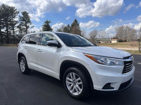 Used 2016 Toyota Highlander LE image 4
