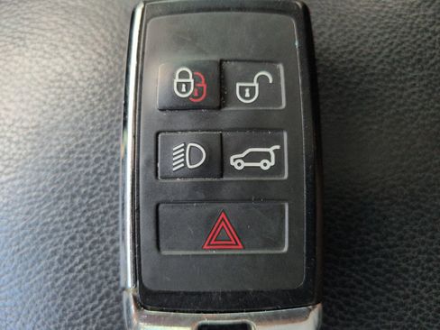 Used 2020 Land Rover Range Rover AWD/4WD image 32