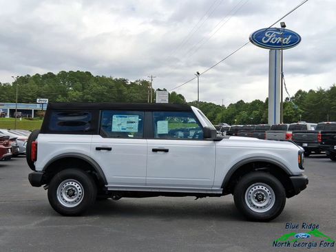 New 2025 Ford Bronco 4-Door image 6