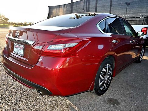 Used 2018 Nissan Altima 2.5 S w/ S Convenience Package image 6