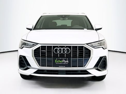 Used 2025 Audi Q3 2.0T Premium image 2