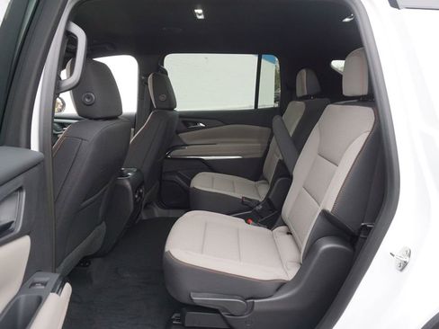 New 2026 Chevrolet Traverse LT FWD image 9