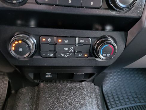 Used 2020 Ford F250 XLT w/ Snow Plow Prep Package image 21