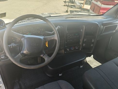 Used 2004 Chevrolet Kodiak C4500 2WD Crew Cab image 12