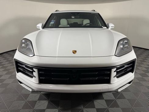 Certified 2025 Porsche Cayenne image 10
