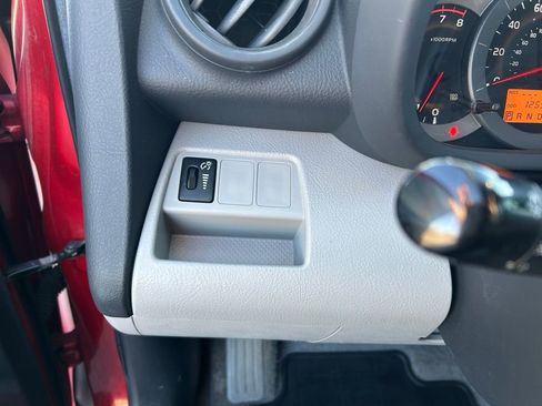 Used 2011 Toyota RAV4 4WD w/ Upgrade Value Pkg image 24