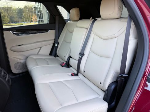 Used 2017 Cadillac XT5 Base image 38