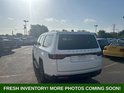 Used 2024 Jeep Wagoneer Series II w/ Flexible Seating Group RWD image 4