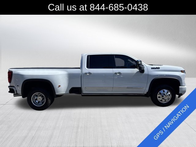 Used 2026 Chevrolet Silverado 3500 High Country w/ High Country Premium Package AWD/4WD image 4