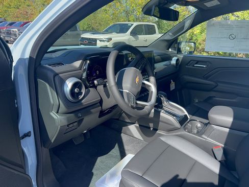 New 2026 Chevrolet Colorado LT w/ LT Convenience Package AWD/4WD image 6
