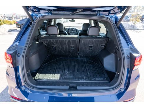 Used 2022 Chevrolet Equinox RS w/ RS Leather Package image 16
