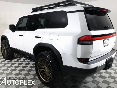 Used 2024 Lexus GX 550 image 7