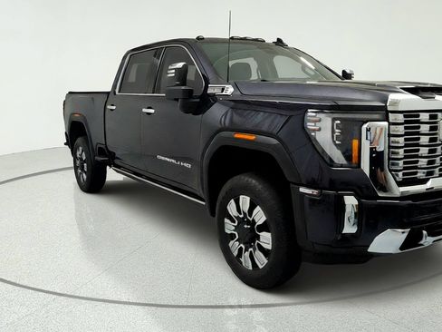 Used 2024 GMC Sierra 3500 Denali w/ Denali Reserve Package AWD/4WD image 7