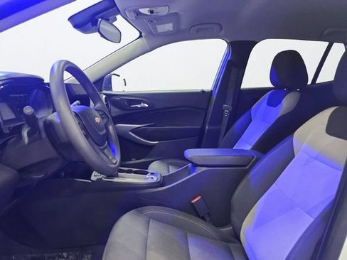 Used 2025 Chevrolet Trax LS FWD image 15