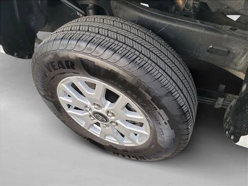 Used 2025 Toyota Tacoma SR image 12