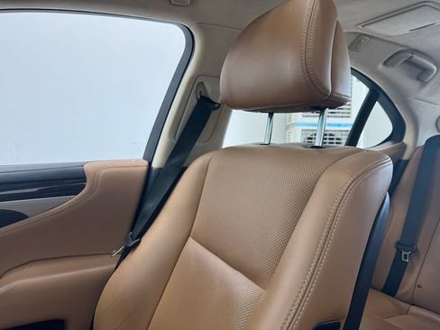 Used 2017 Lexus LS 460 w/ Comfort Package RWD image 41