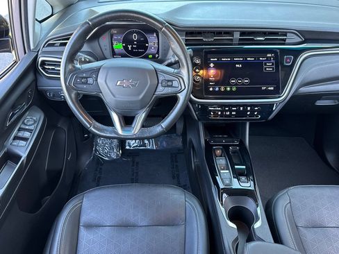 Used 2023 Chevrolet Bolt LT w/ Infotainment Package FWD image 17