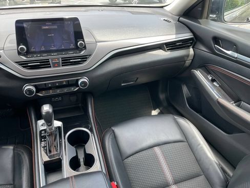 Certified 2025 Nissan Altima 2.5 SR AWD/4WD image 12