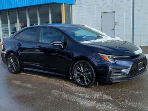 Used 2025 Toyota Corolla XSE image 2