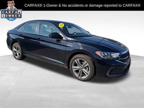 Used 2024 Volkswagen Jetta SE FWD image 1