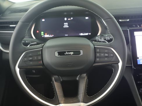 New 2025 Jeep Grand Cherokee L Limited w/ Luxury Tech Group II image 19