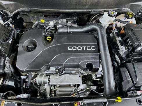 Used 2022 GMC Terrain SLT w/ Tech Package image 32