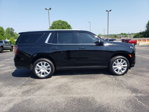 Used 2024 Chevrolet Tahoe High Country RWD image 5