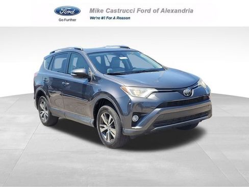 Used 2018 Toyota RAV4 XLE AWD/4WD image 1