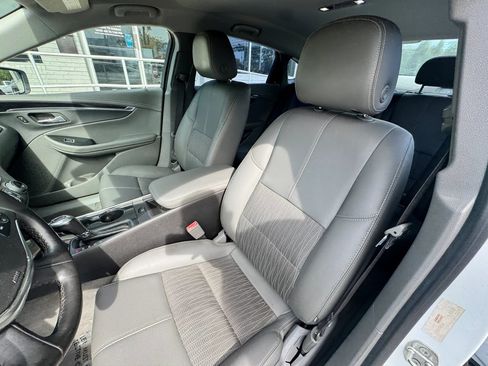 Used 2016 Chevrolet Impala LT FWD image 11