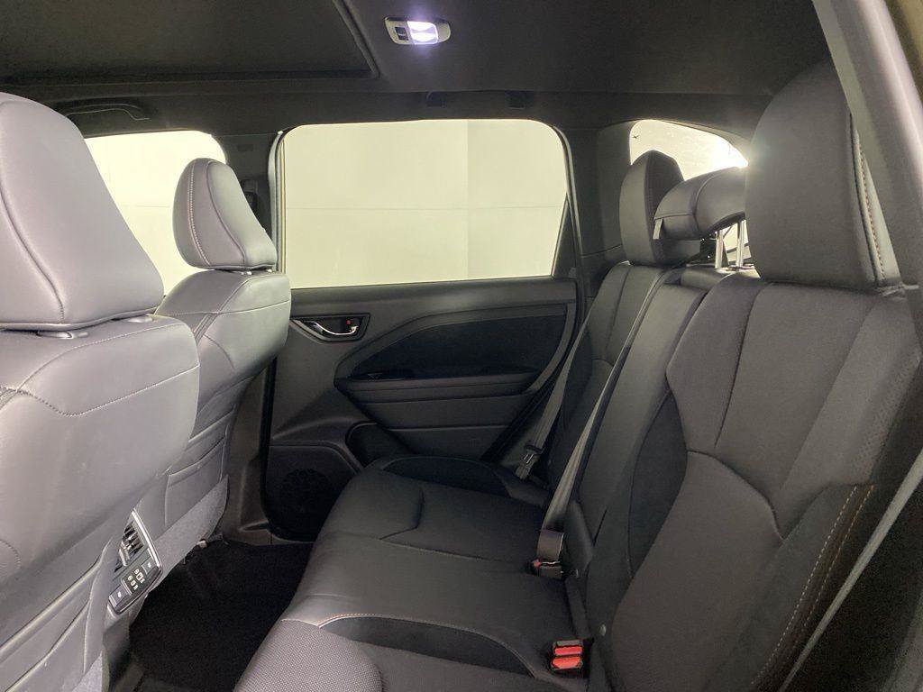 Used 2025 Subaru Forester Touring AWD/4WD image 28
