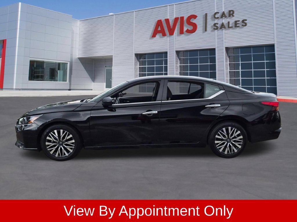 Used 2025 Nissan Altima 2.5 SV FWD image 8