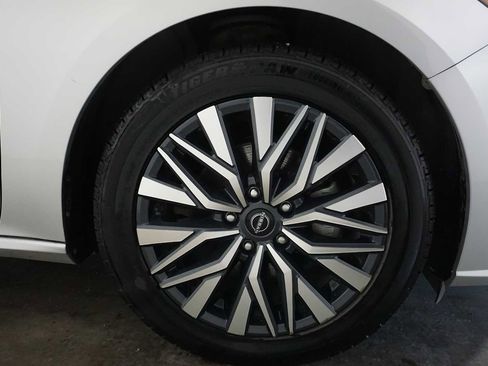 Used 2023 Nissan Altima 2.5 SV image 12