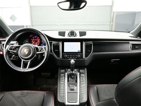 Used 2018 Porsche Macan GTS image 19
