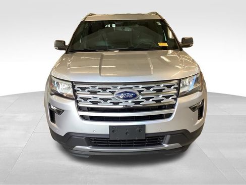 Used 2019 Ford Explorer XLT w/ Equipment Group 202A AWD/4WD image 11