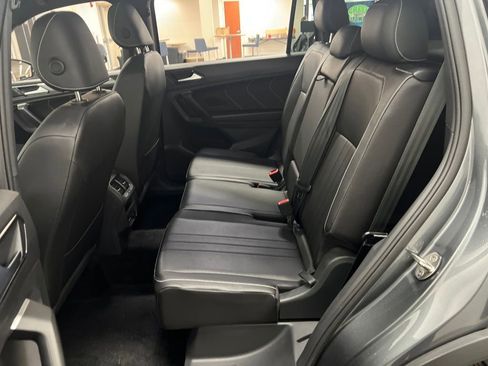 Used 2023 Volkswagen Tiguan SE R-Line image 28