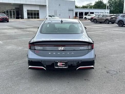 Used 2025 Hyundai Sonata SEL FWD image 6