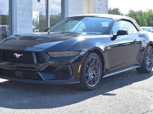 Used 2025 Ford Mustang GT Premium w/ GT Performance Package RWD image 16